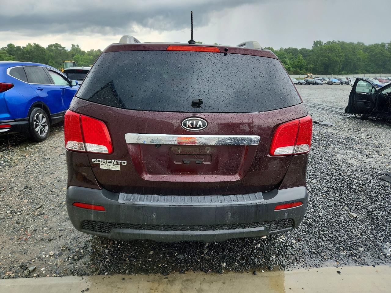 2013 Kia Sorento Lx - Image 6