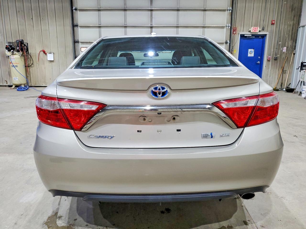 2016 Toyota Camry Hybrid Se - Image 6