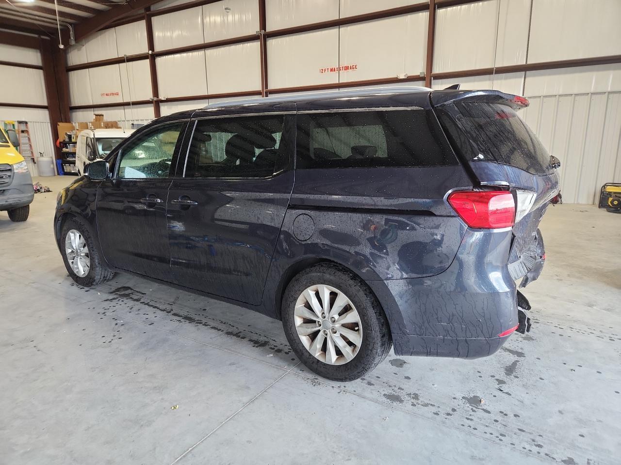2015 Kia Sedona Ex - Image 2