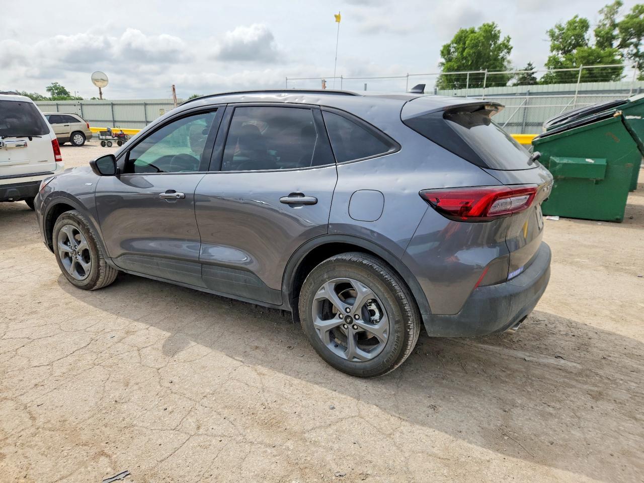 2025 Ford Escape St Line - Image 2