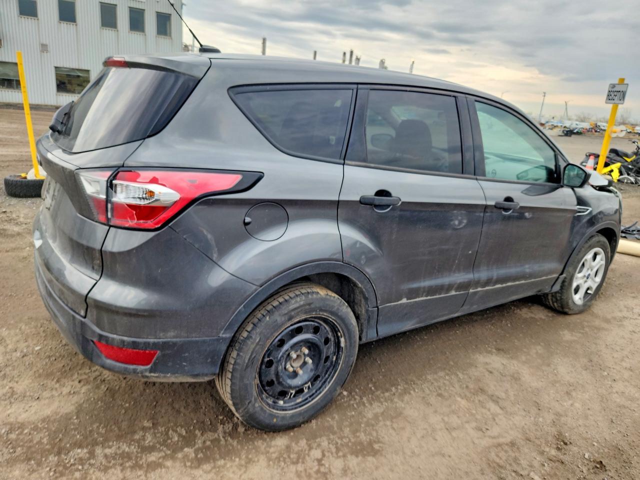 2017 Ford Escape S - Фото 3