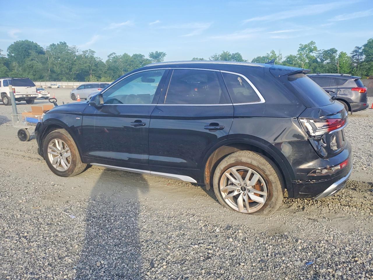 2022 Audi Q5 Premium 45 - Фото 2