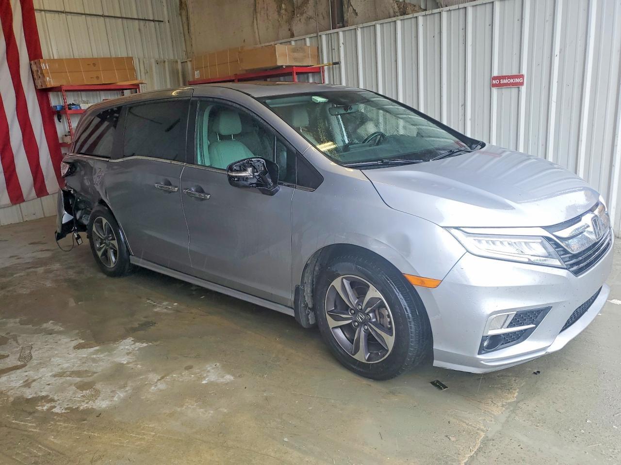 2018 Honda Odyssey Touring - Фото 4