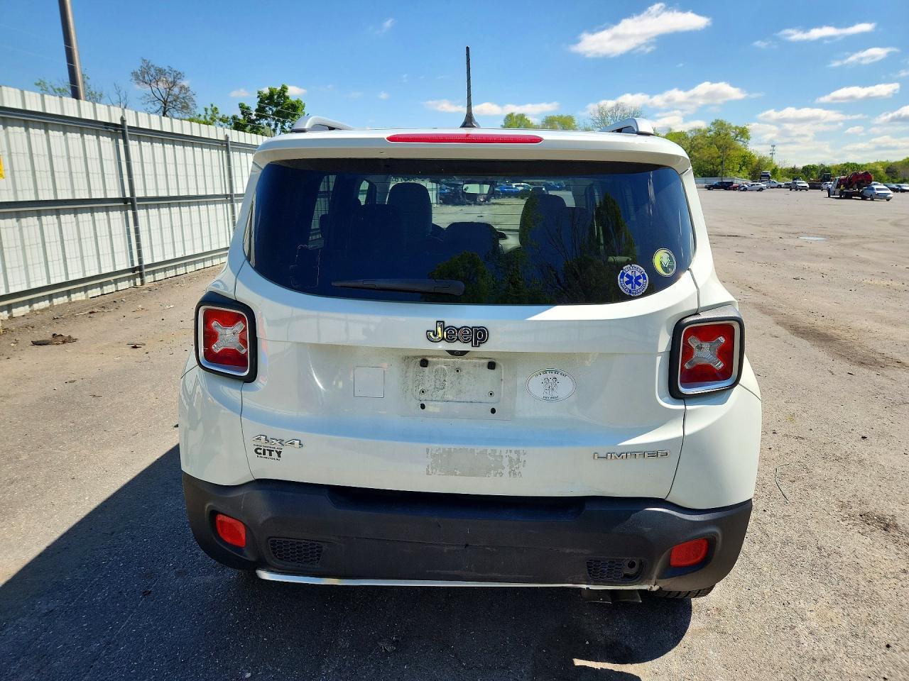 2016 Jeep Renegade Limited - Image 6