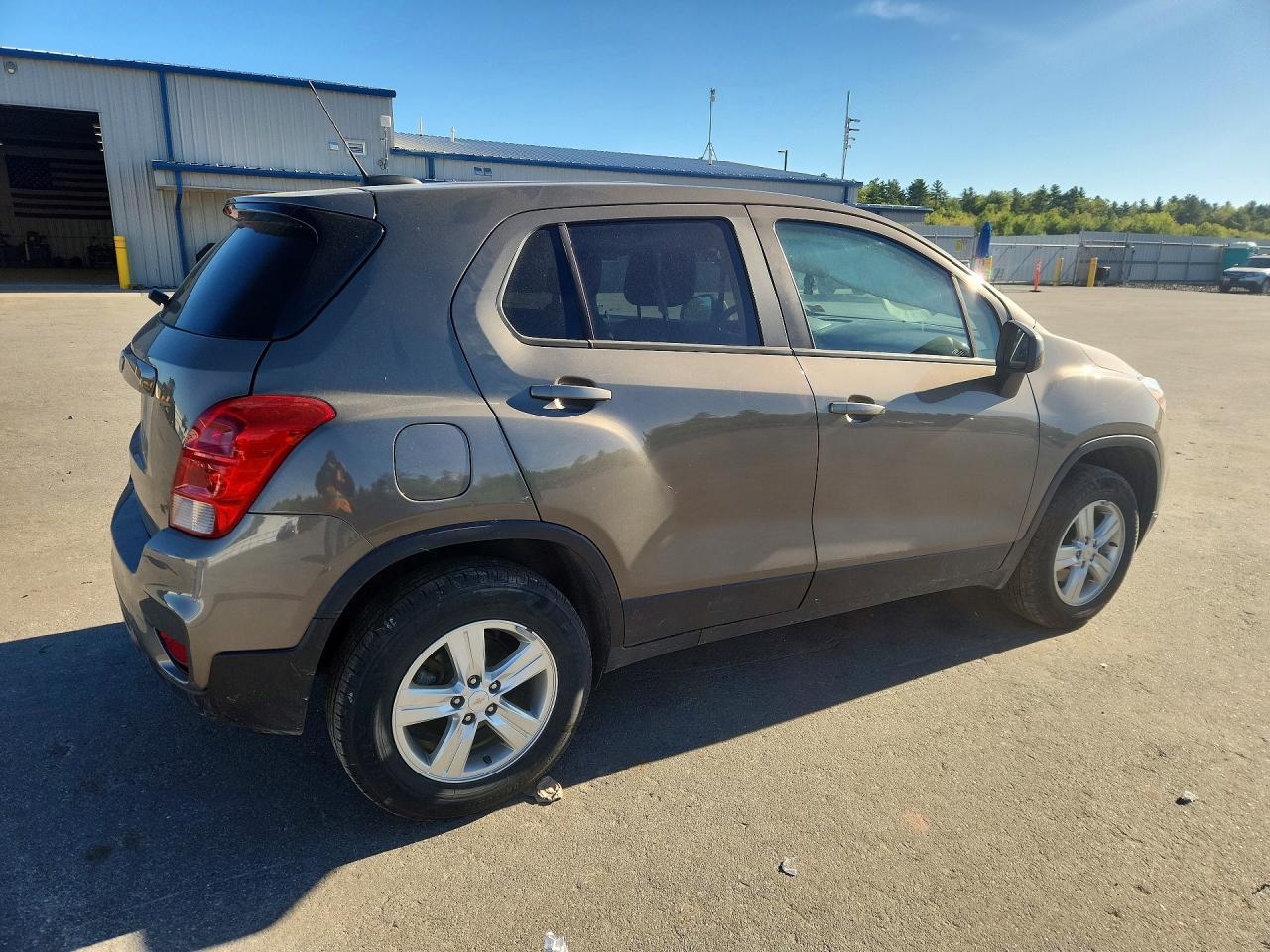 2020 Chevrolet Trax Ls - Image 3