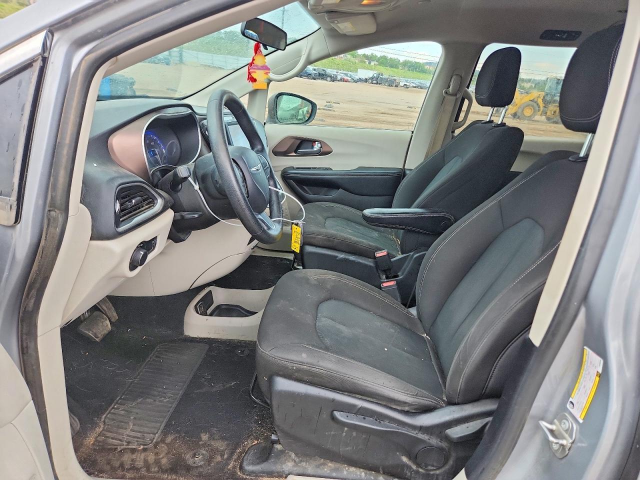 2020 Chrysler Voyager L - Фото 7
