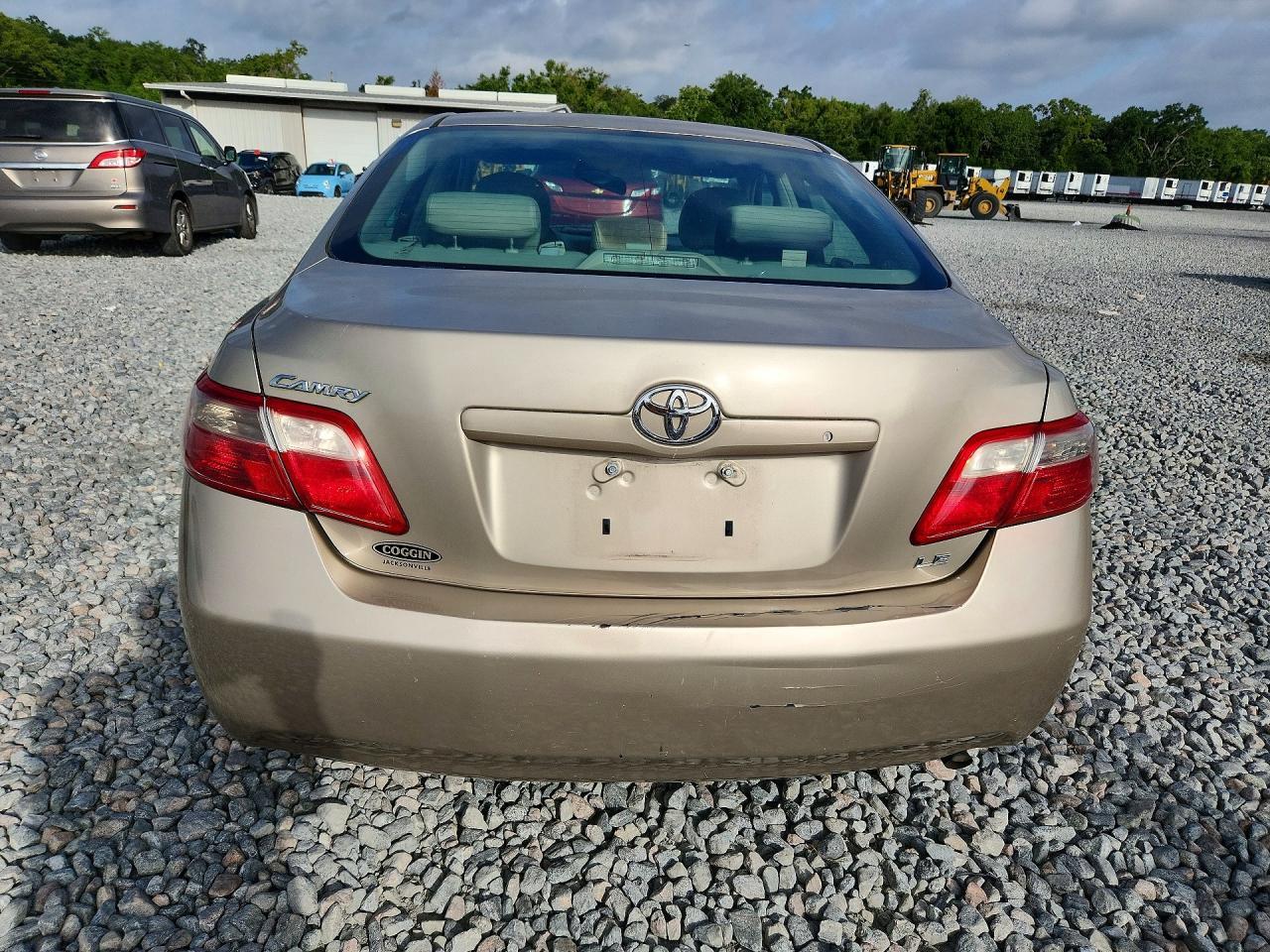 2007 Toyota Camry Le - Image 6