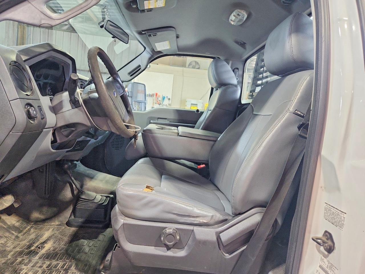 2015 Ford F350 Super - Image 7
