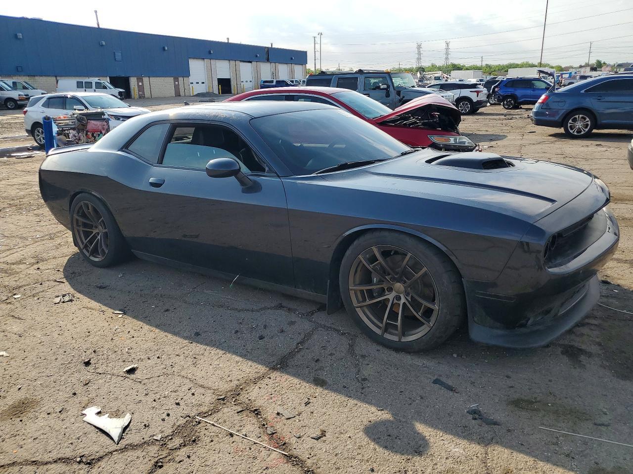 2016 Dodge Challenger R - Image 4