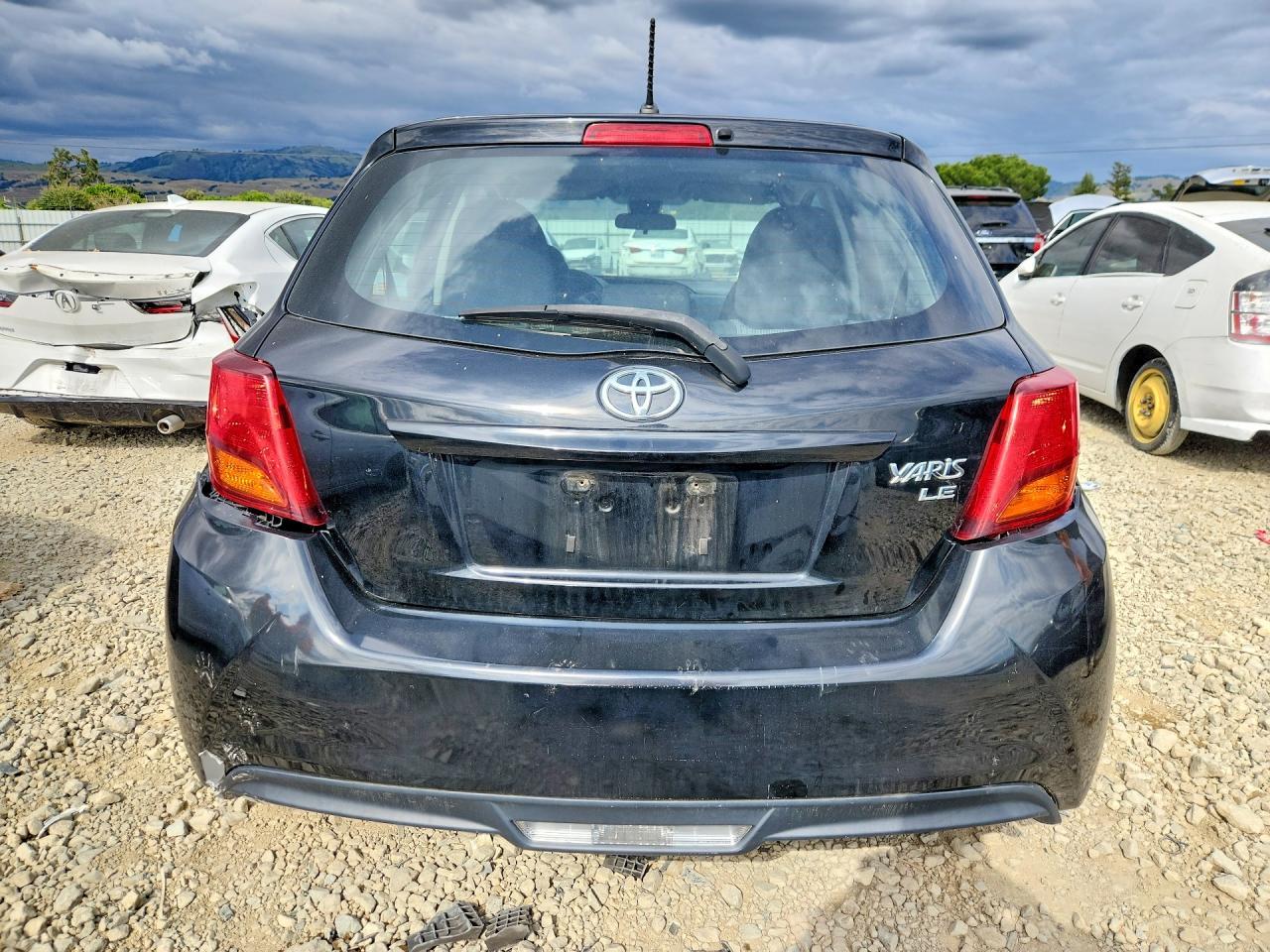 2017 Toyota Yaris 5-Door Le - Image 6