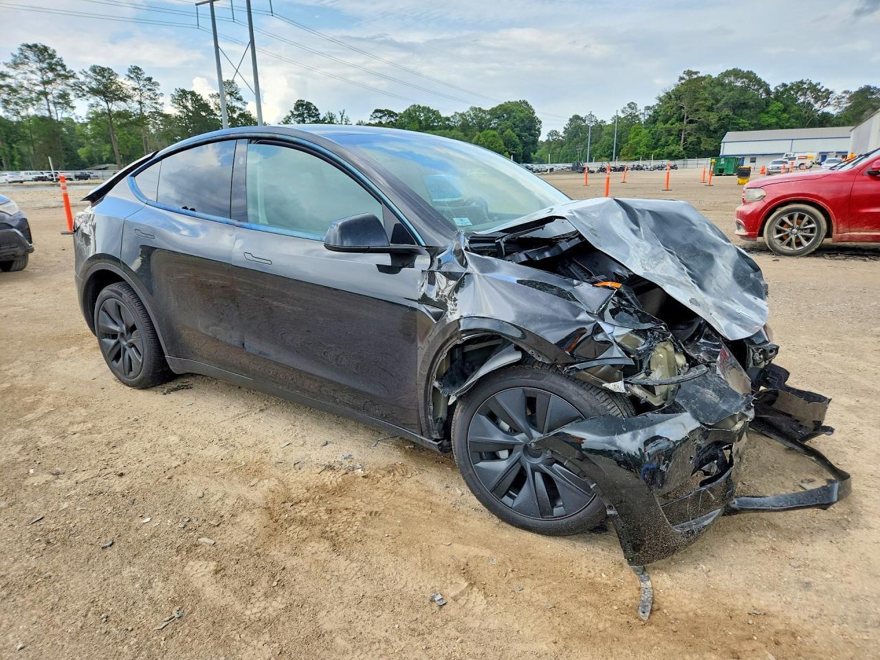 2025 Tesla Model Y - Фото 4
