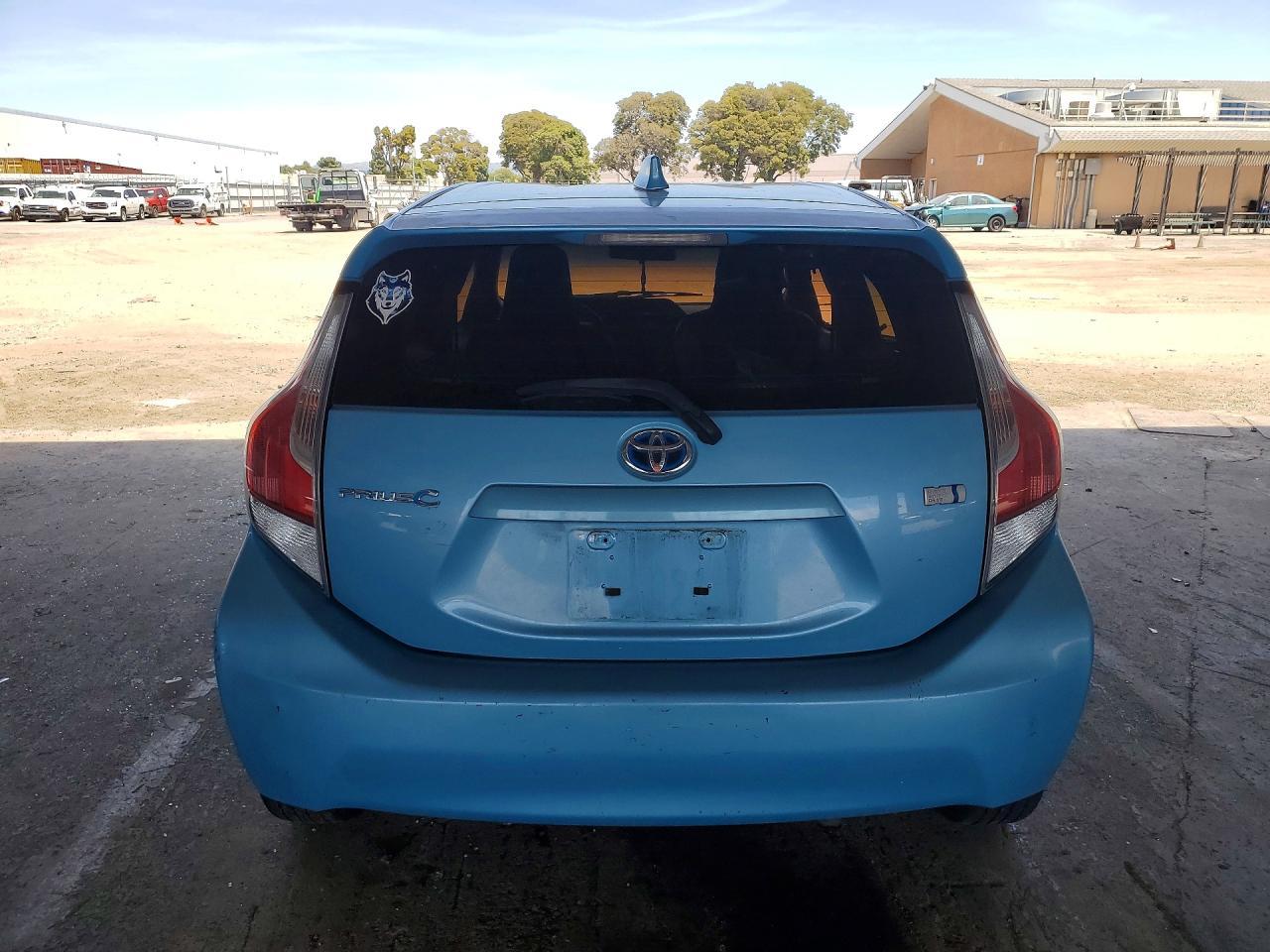 2015 Toyota Prius C One - Фото 6