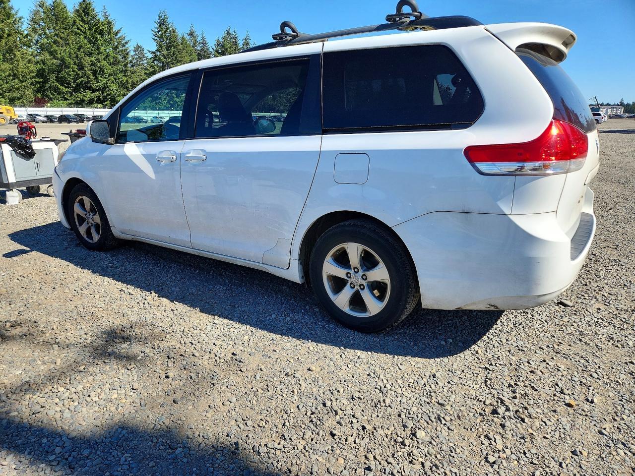 2014 Toyota Sienna Le - Фото 2