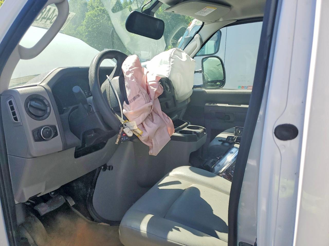 2026 Ford E350 - Box Truck - Image 7