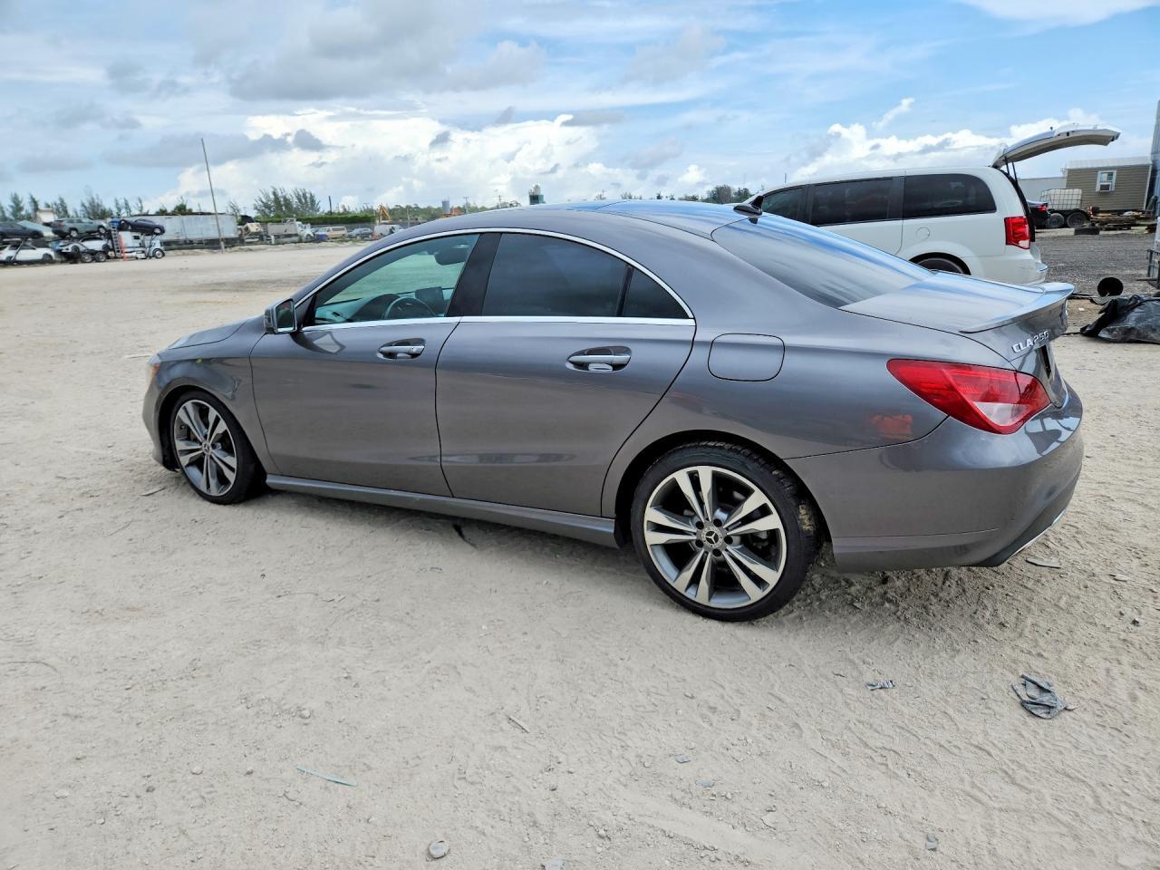 2018 Mercedes-Benz Cla 250 4Matic - Фото 2