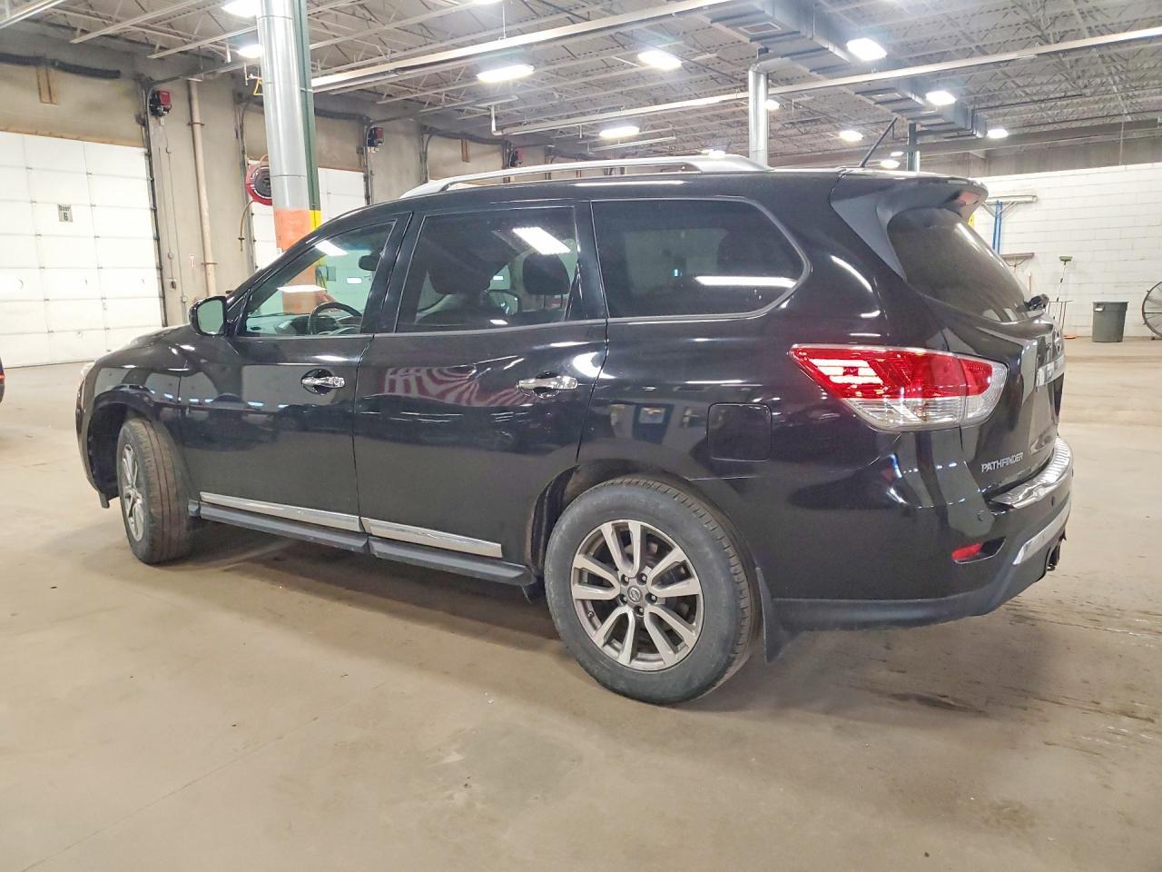2014 Nissan Pathfinder Sl - Image 2
