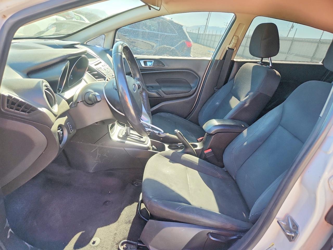 2016 Ford Fiesta Se - Фото 7