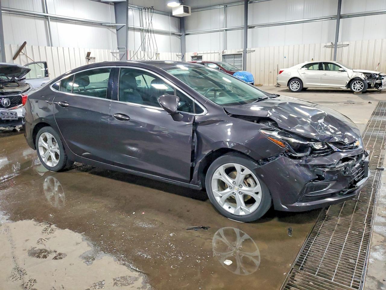2017 Chevrolet Cruze Premier - Фото 4
