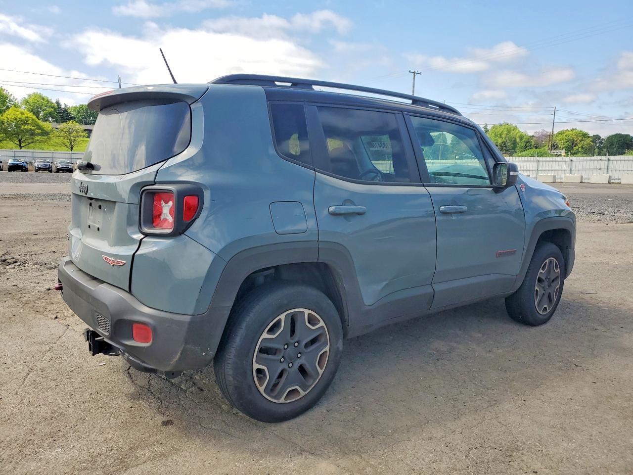 2017 Jeep Renegade Trailhawk - Фото 3