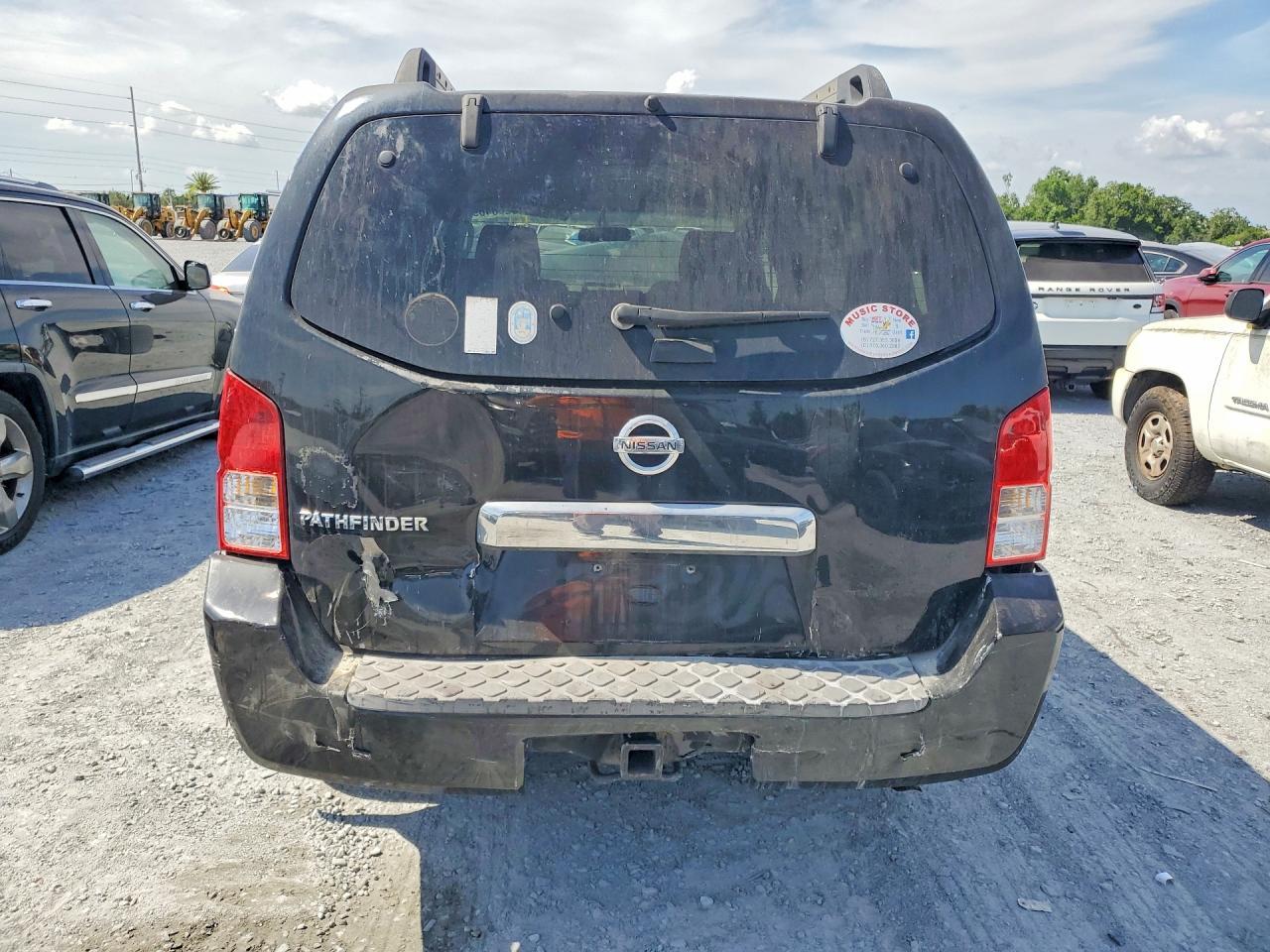 2005 Nissan Pathfinder Xe - Image 6