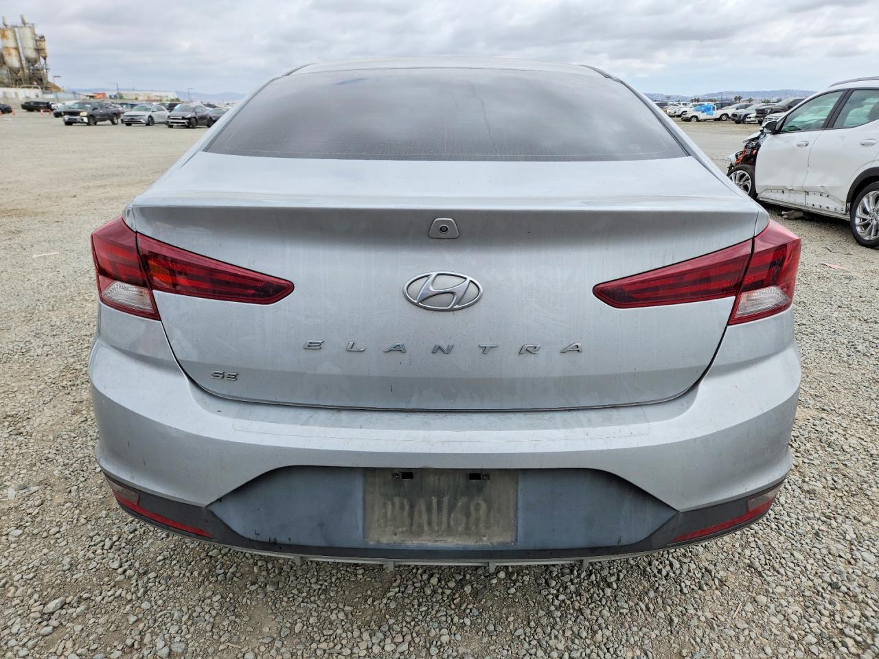 2020 Hyundai Elantra Se - Image 6