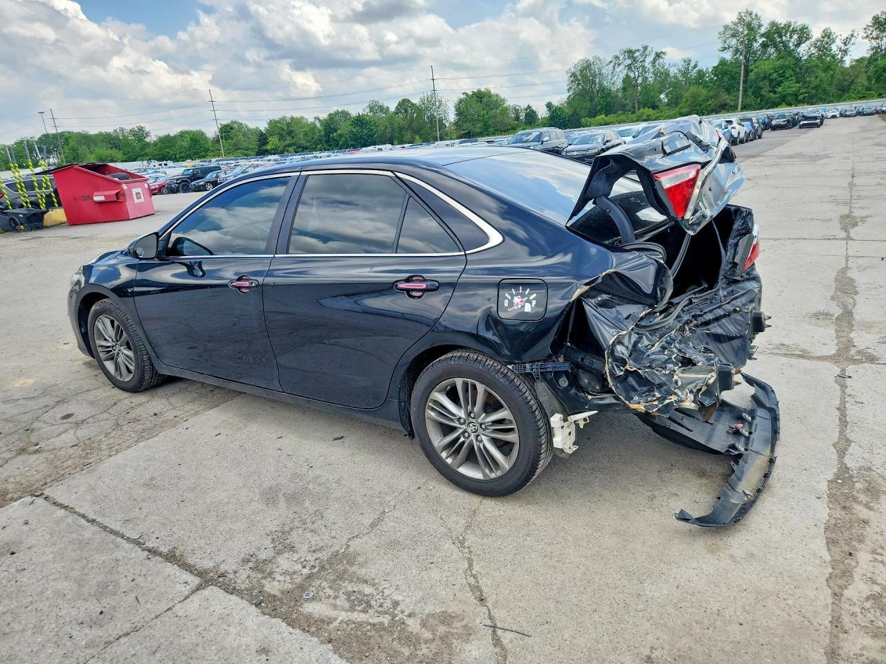 2015 Toyota Camry Se - Image 2