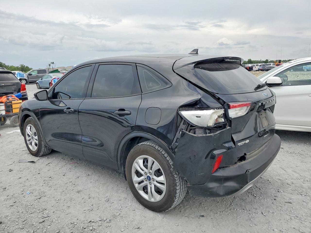 2020 Ford Escape S - Фото 2
