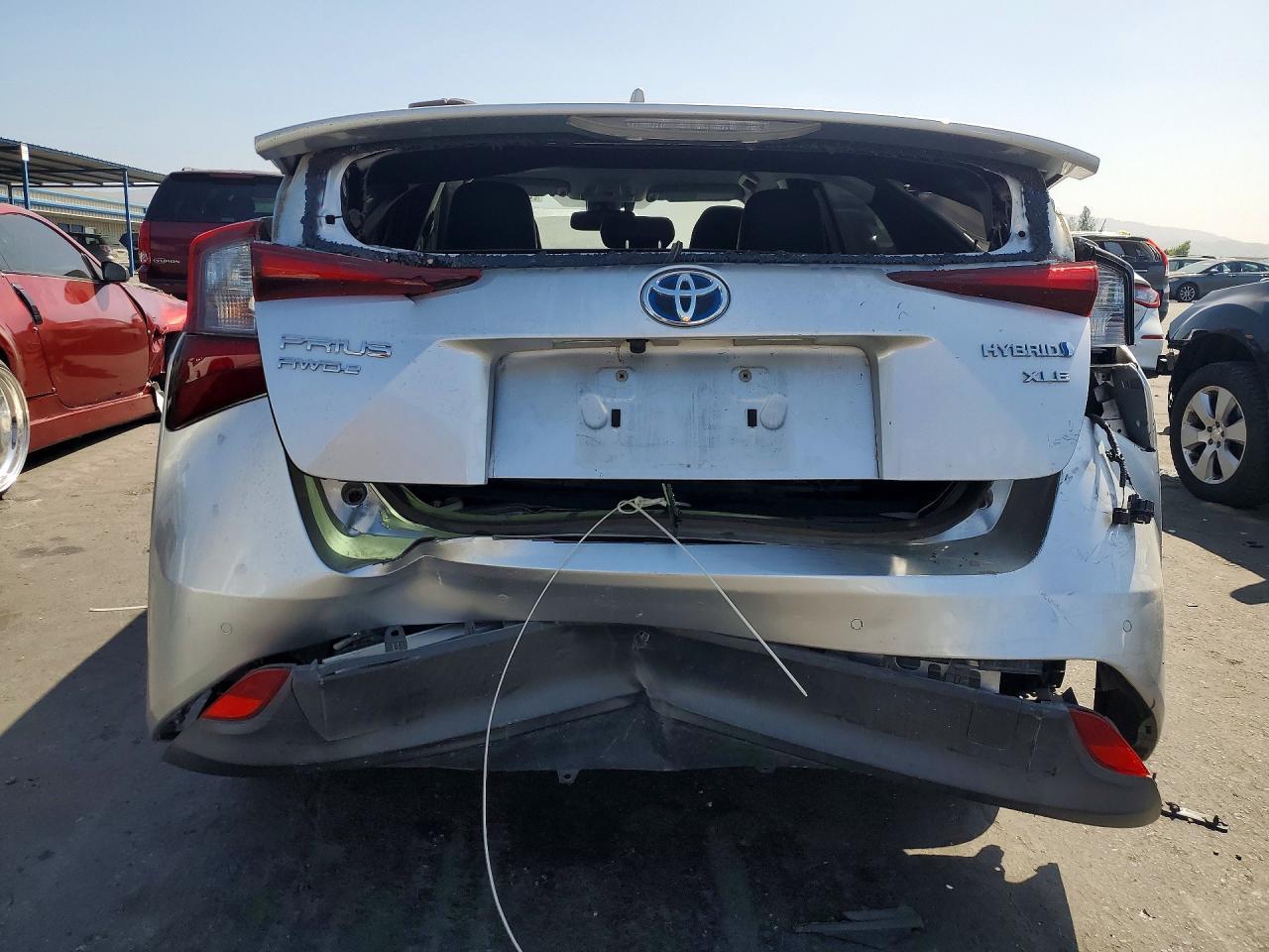 2020 Toyota Prius Xle Awd-E - Фото 6