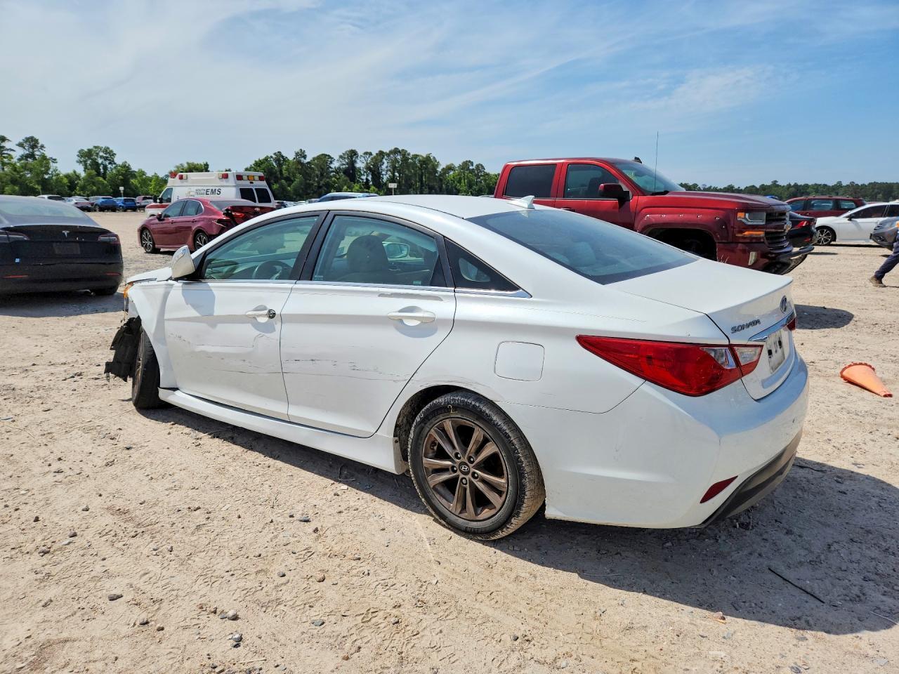 2014 Hyundai Sonata Gls - Image 2