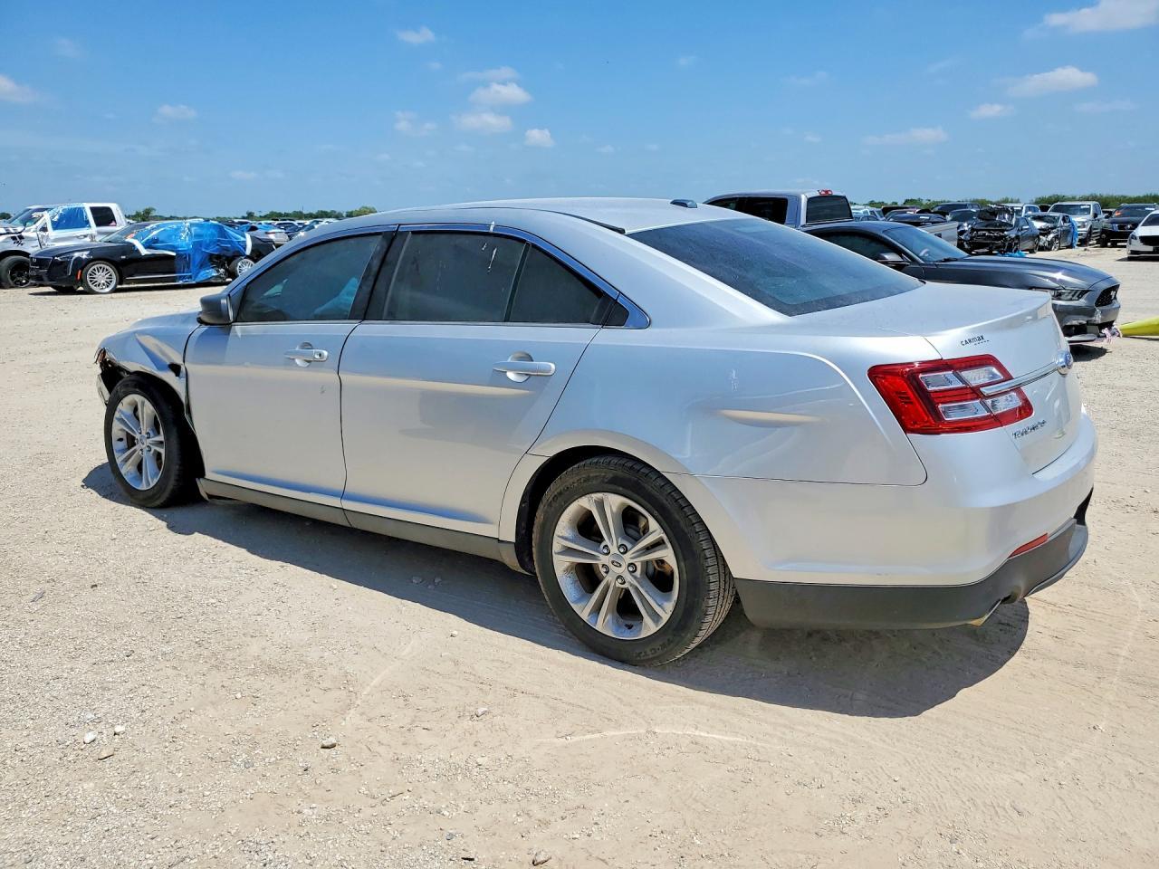 2016 Ford Taurus Se - Image 3