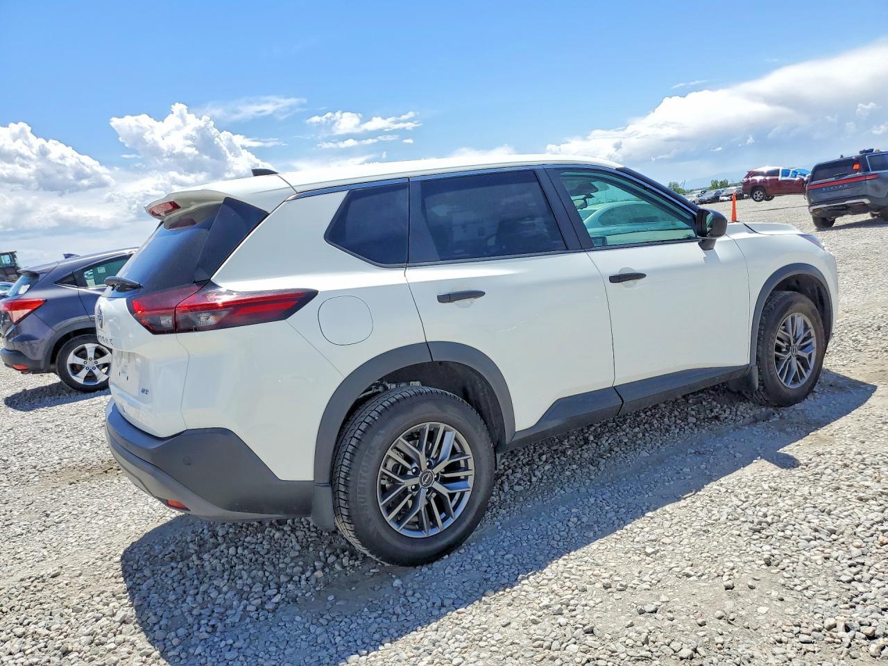 2023 Nissan Rogue S - Фото 3