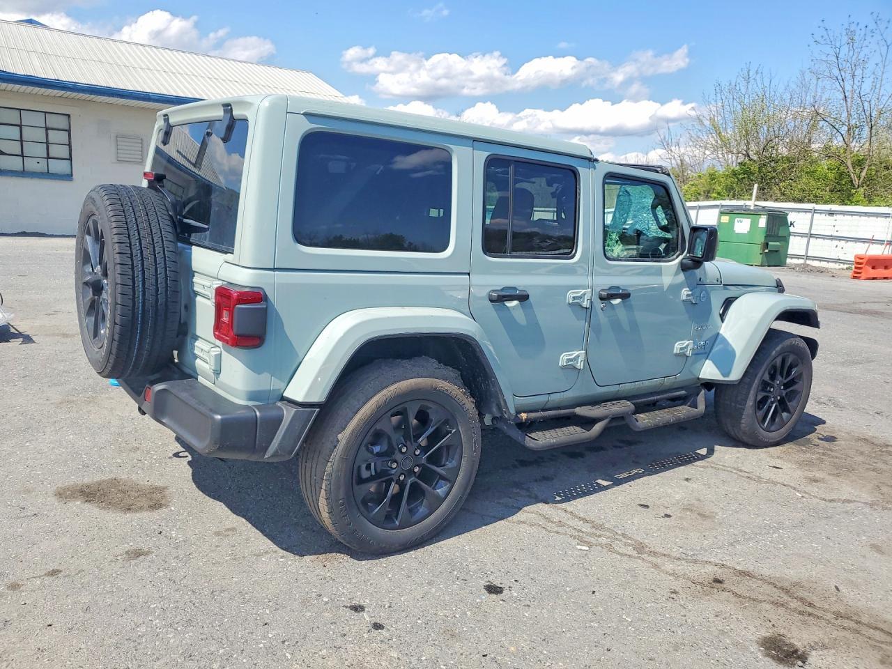 2024 Jeep Wrangler Sahara 4Xe - Фото 3