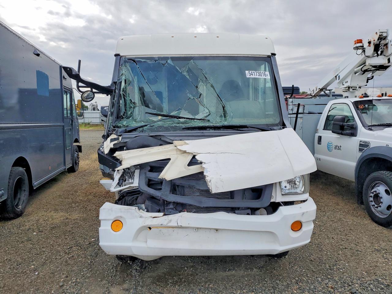 2018 Isuzu Npr - Фото 5