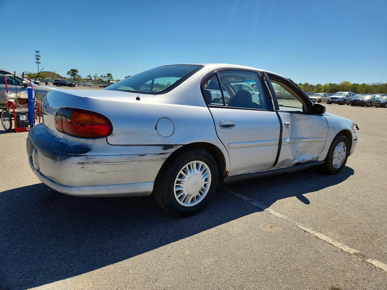 2004 Chevrolet Malibu Ls - Image 3