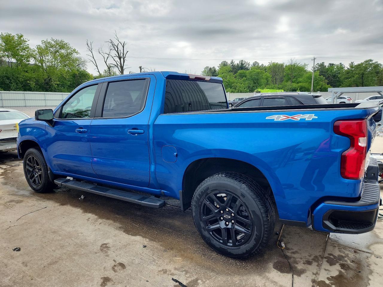 2022 Chevrolet Silverado K1500 Rst - Image 2