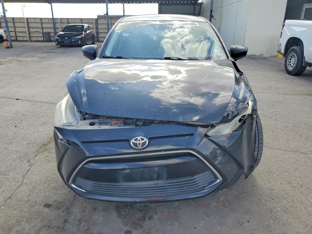 2018 Toyota Yaris Ia Base - Фото 5