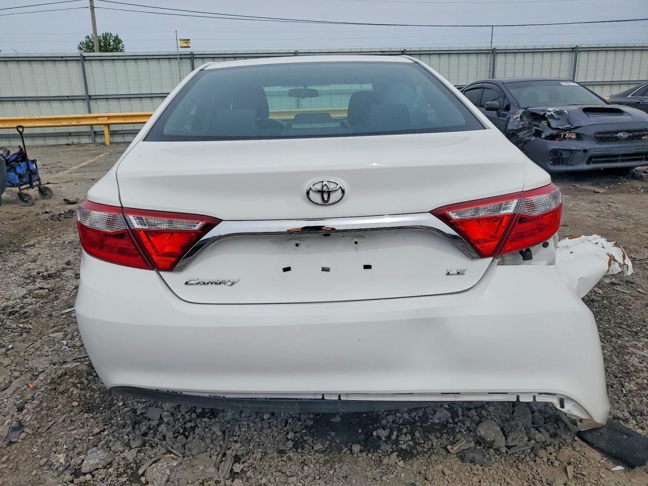 2016 Toyota Camry Le - Фото 6