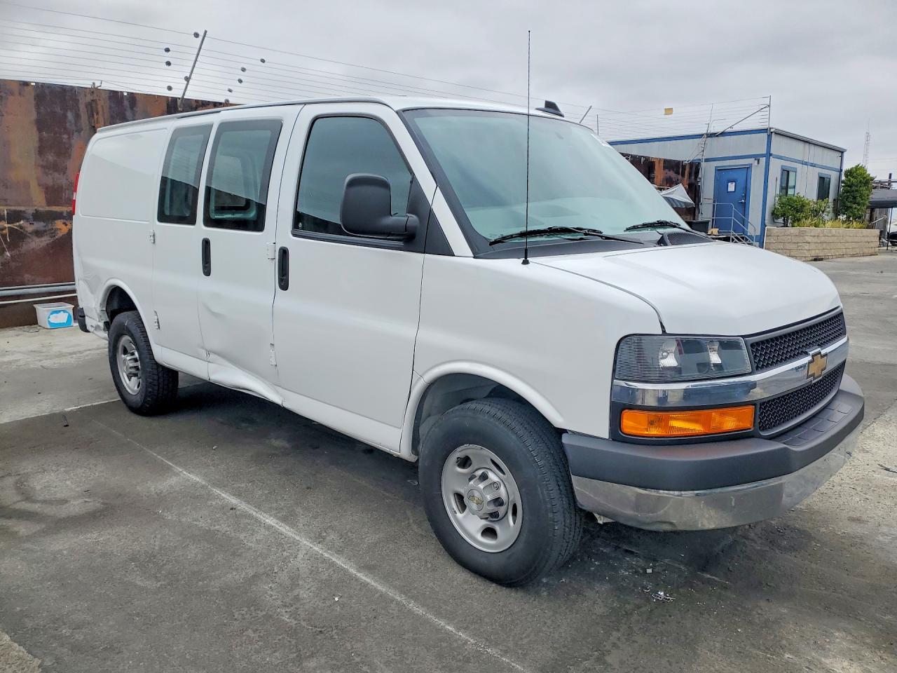 2024 Chevrolet Express G2500 - Cargo Van *** Clean Title * Prior Fleet *** - Image 4