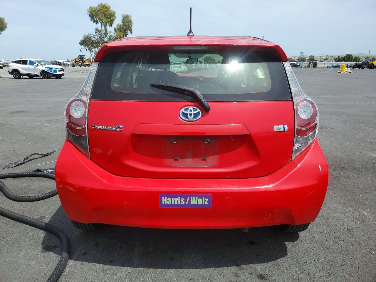2014 Toyota Prius C Two - Фото 6