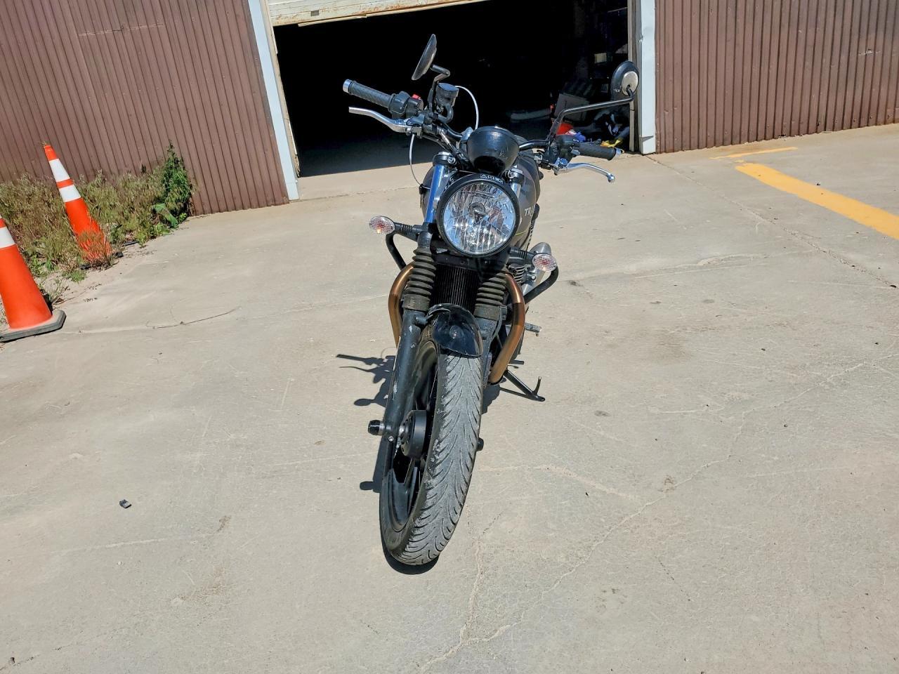 2023 Triumph Speed Twin 900 - Image 2