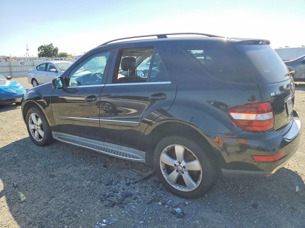 2010 Mercedes-Benz M-Class - Image 2