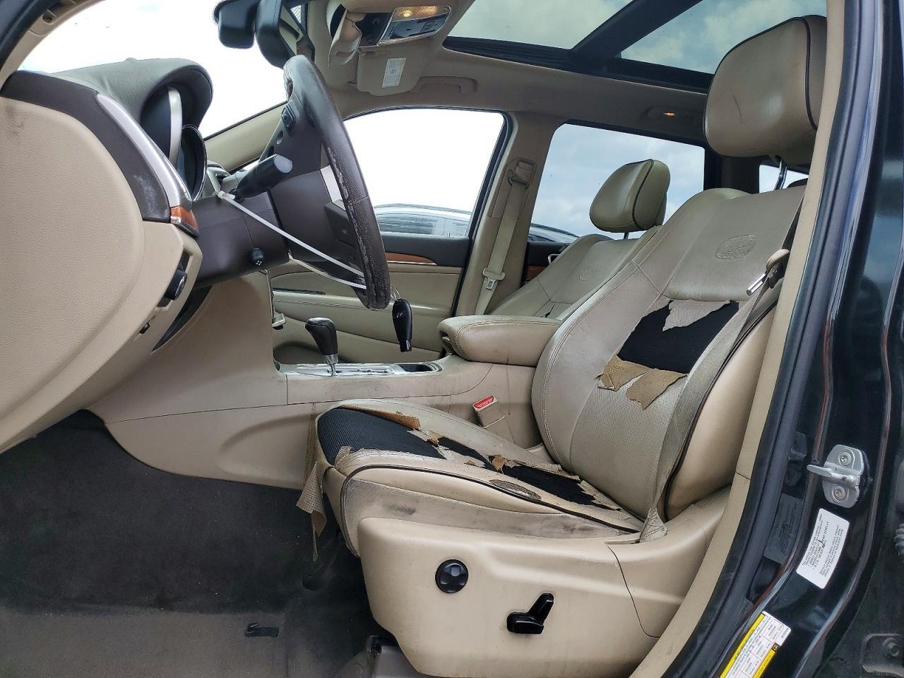 2012 Jeep Grand Cherokee Overland - Image 7