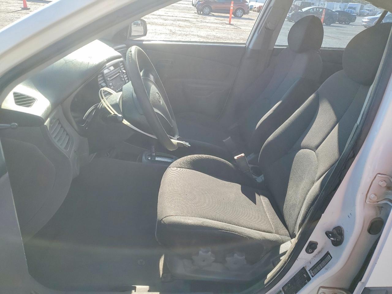2006 Kia Rio Base - Image 7