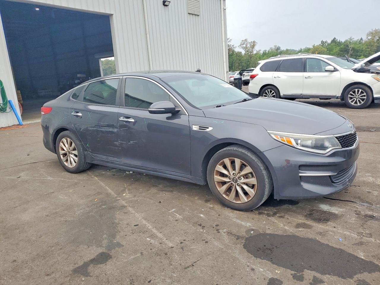 2017 Kia Optima Lx - Фото 4