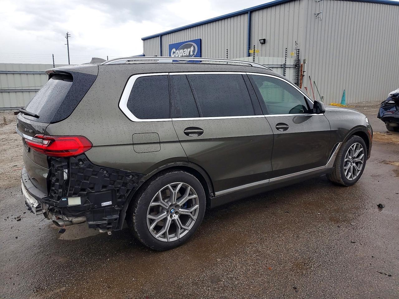 2021 BMW X7 xDrive40I - Фото 3