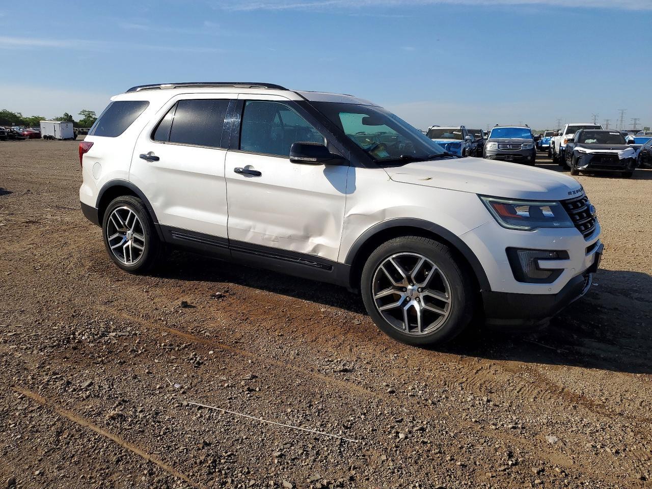 2016 Ford Explorer Sport - Image 4