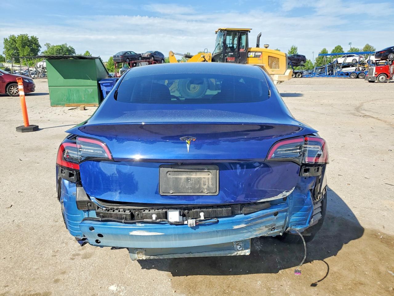 2023 Tesla Model 3 - Фото 6
