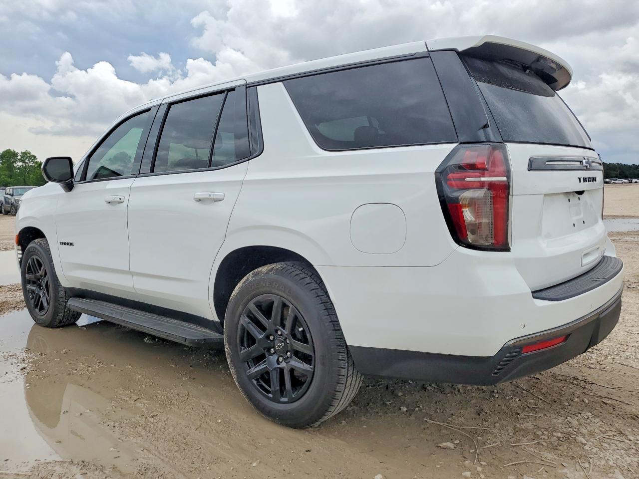 2022 Chevrolet Tahoe C1500 - Фото 2