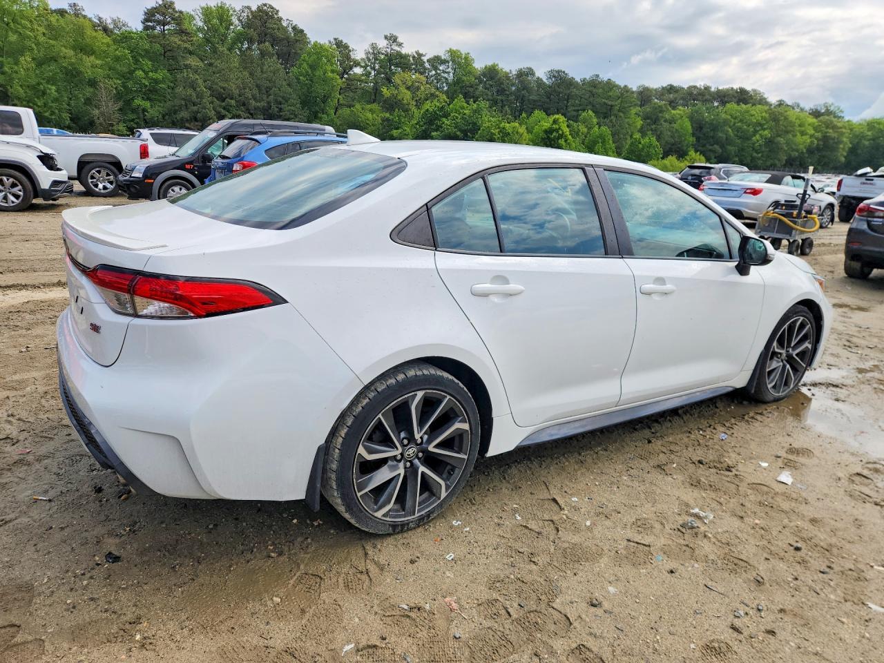 2020 Toyota Corolla Se - Фото 3