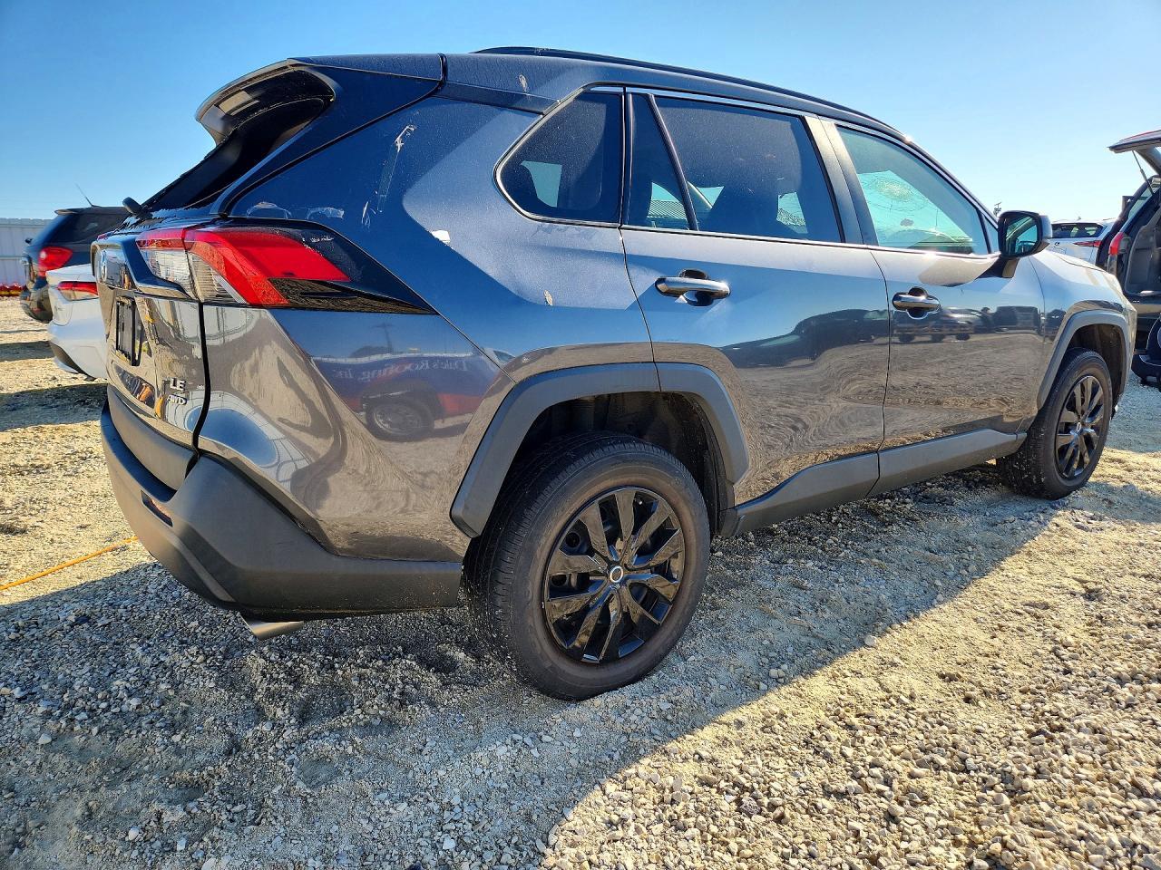 2021 Toyota Rav4 Le - Фото 3